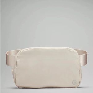 🍋NWT Lululemon Everywhere Belt Bag White Opal WHTO